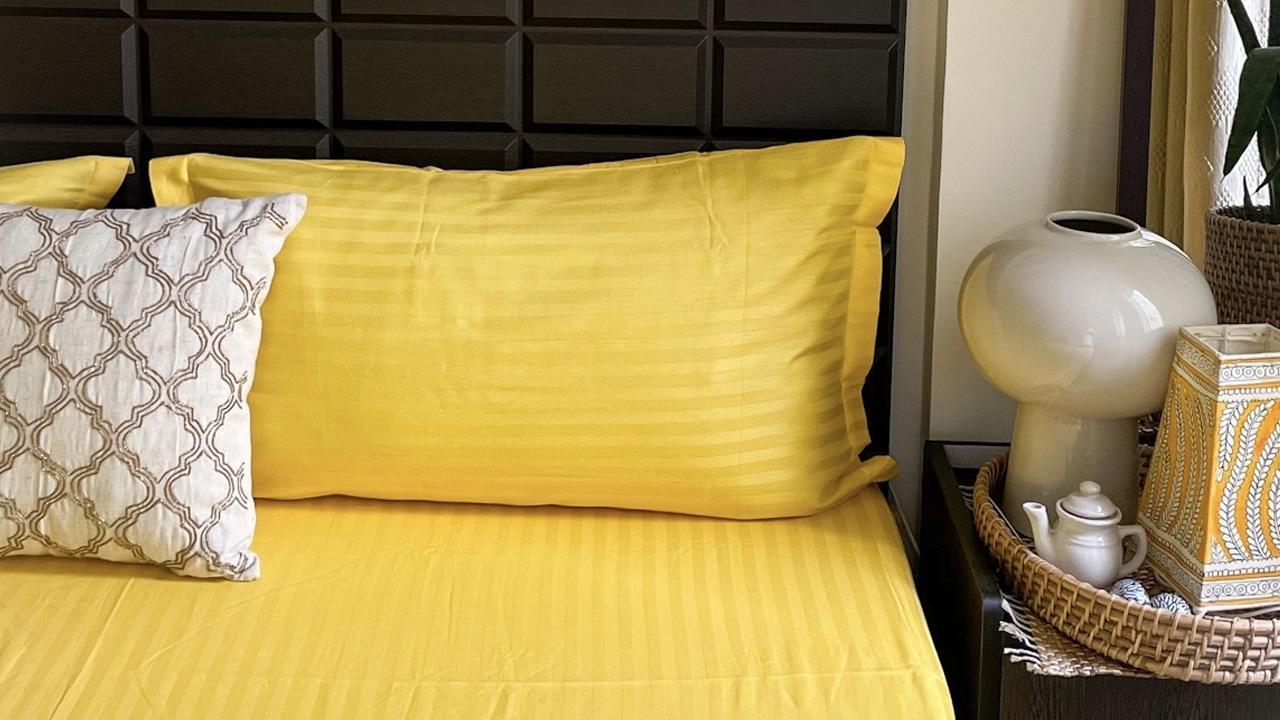 AVIS Bedlinen offers variety of different color options in bedding sets. “Bed sheet is the jewelry to a bedroom”