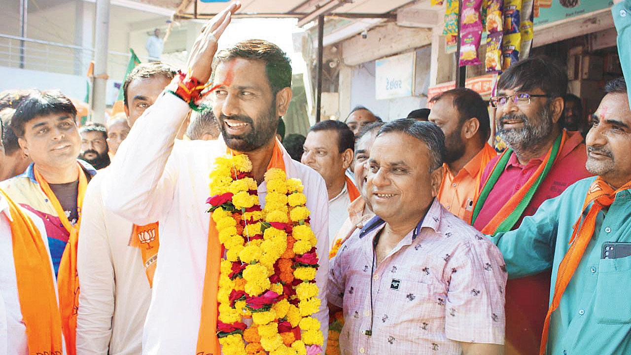 BJP’s young nominee Kaushik Vekariya challenges the former opposition leader and Congressman Paresh Dhanani. Pic/Facebook