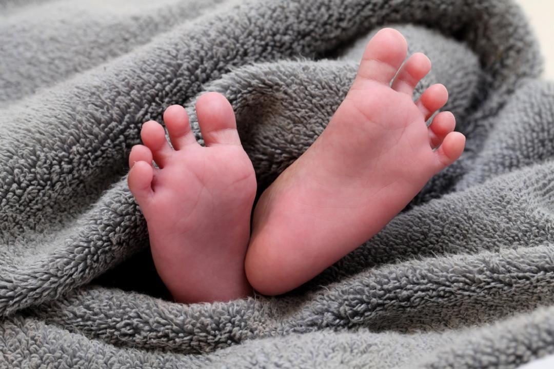 'Beti Bachao' mission: Pune doctor delivers baby girls for free at his hospital