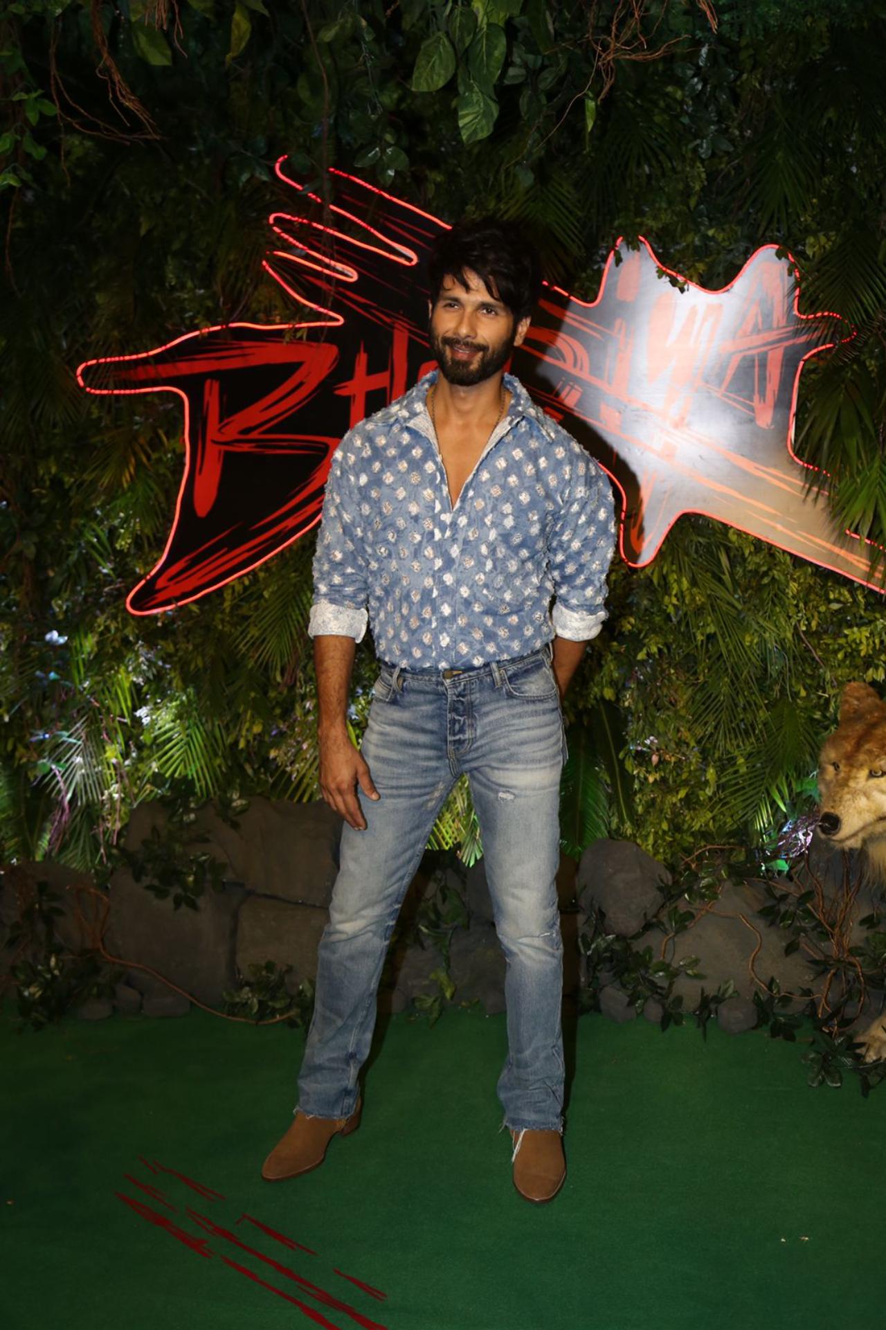 Shahid Kapoor was also seen at the screening. He opted for a simple blue shirt and denims to go with it