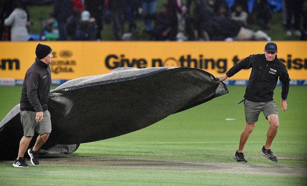Rain interrupts third ODI between India and New Zealand
