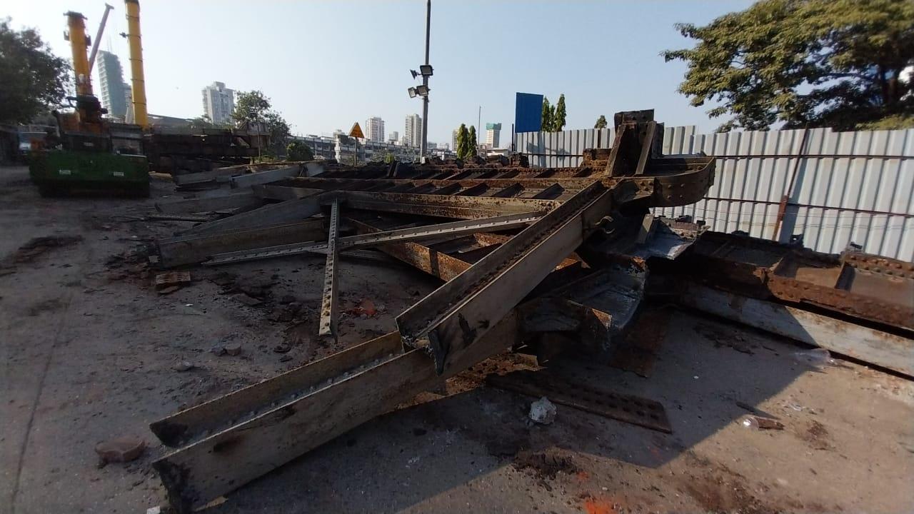 The bridge was built in 1866-67 and was declared unsafe by an expert team of the Indian Institute of Technology Bombay (IITB) in 2018. Pics/ Ashish Raje