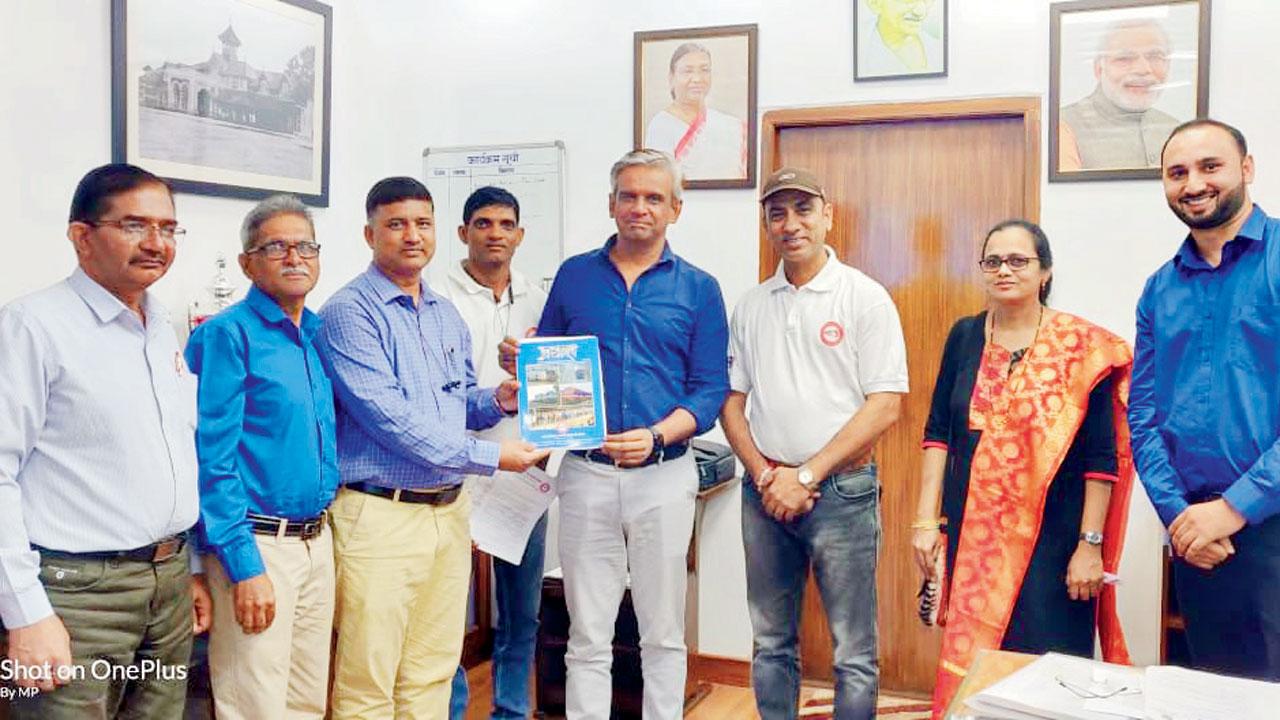 Members of the Dahanu Vaitarna Pravasi Sevabhavi Sanstha at a recent meeting with the divisional railway manager, Western Railway
