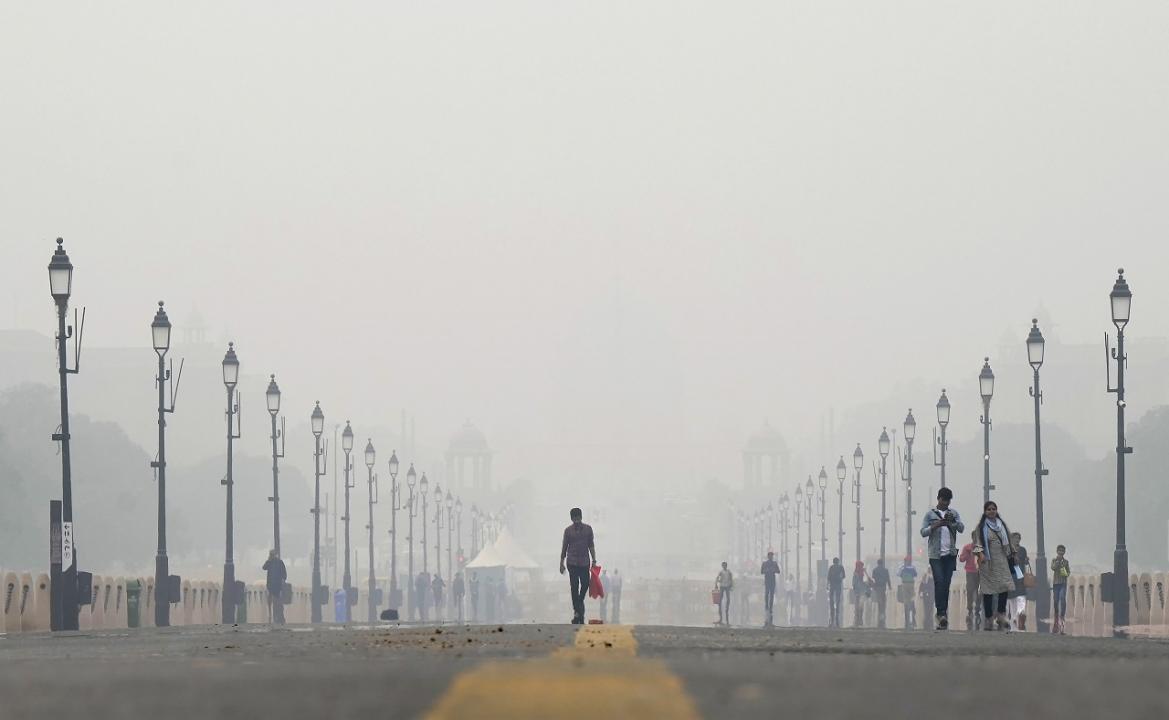 Delhi's air quality improves marginally, AQI at 323