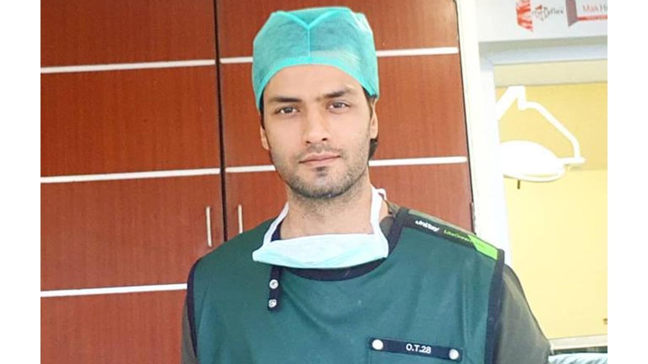 Get aid for ACL and Knee injuries with assistance of Arthroscopic surgeon Dr. Manu Bora