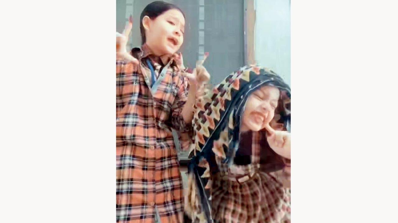 Indira and Kanyaka Bhandari, who make acting reels on old Hindi music and movie dialogues