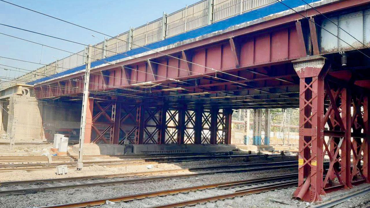 Gokhale road bridge fiasco: Railways calls out BMC