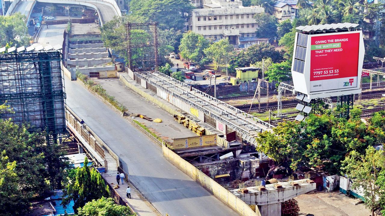 The closure of Gokhale bridge in Andheri has created a traffic nightmare. Pic/Nimesh Dave
