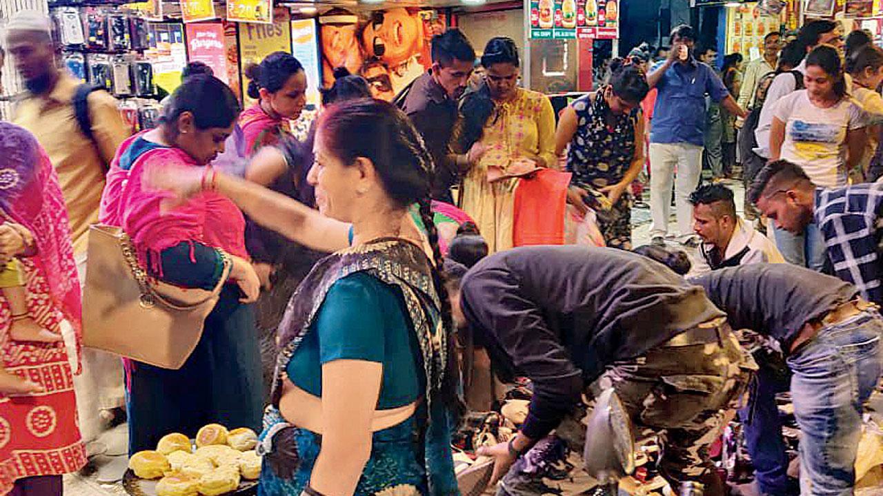 Mumbai: Hawker-shopkeeper blow-out in Chembur
