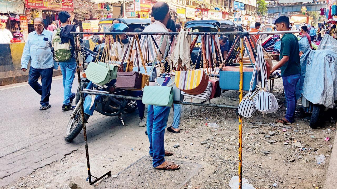 Mumbai: Hawk-and-scoot is new game in town