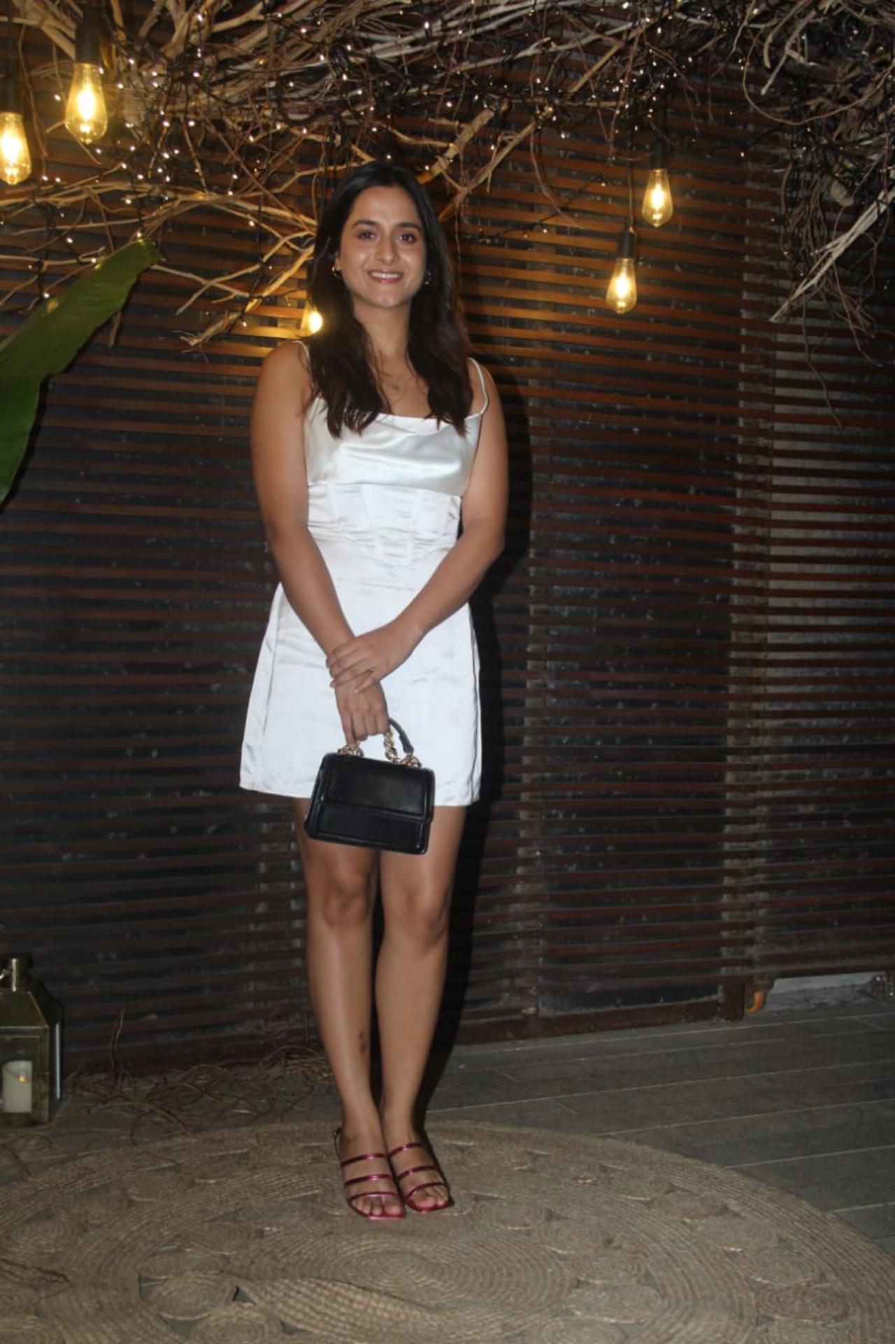 Kartik's Love Aaj Kal co-star Arushi Sharma looked effortlessly beautiful in a simple white dress