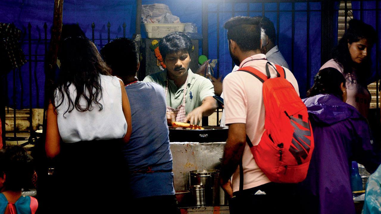 More khau gallis, night bazaars in south Mumbai