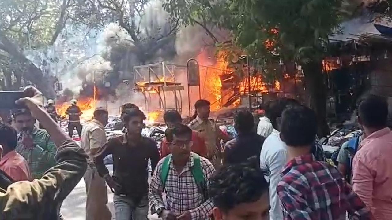 Mumbai: Fire breaks out in shops near Fashion Street, no injuries reported