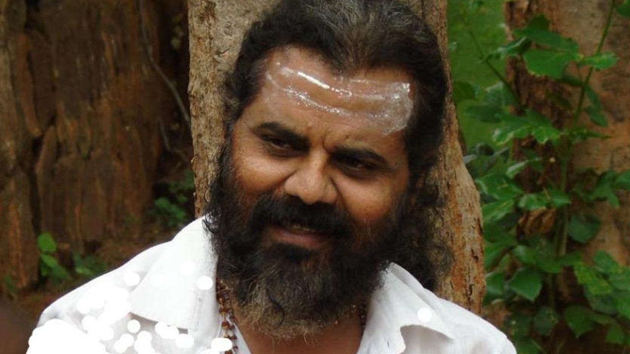 Who is the best online astrologer? Let us know about Manopravesh Swami Ramananda
