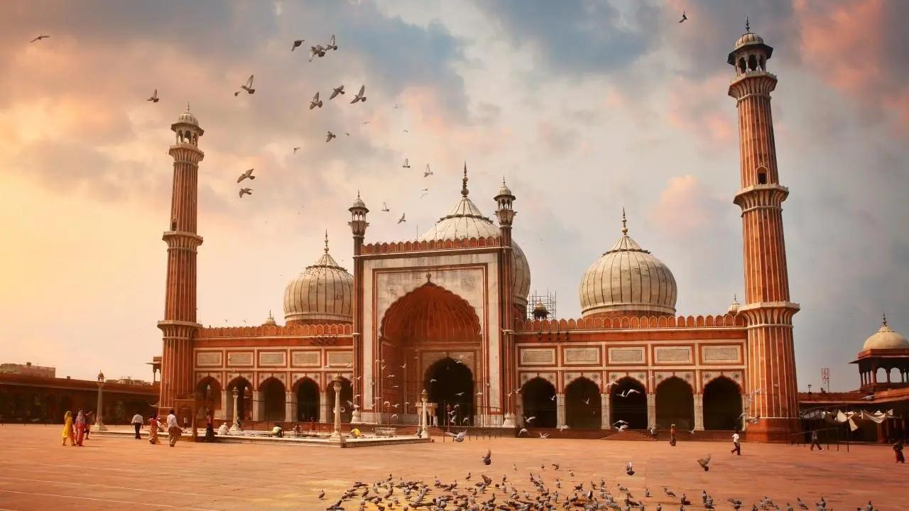 NCW to takes cognisance of Delhi's Jama Masjid banning entry of 'girls'