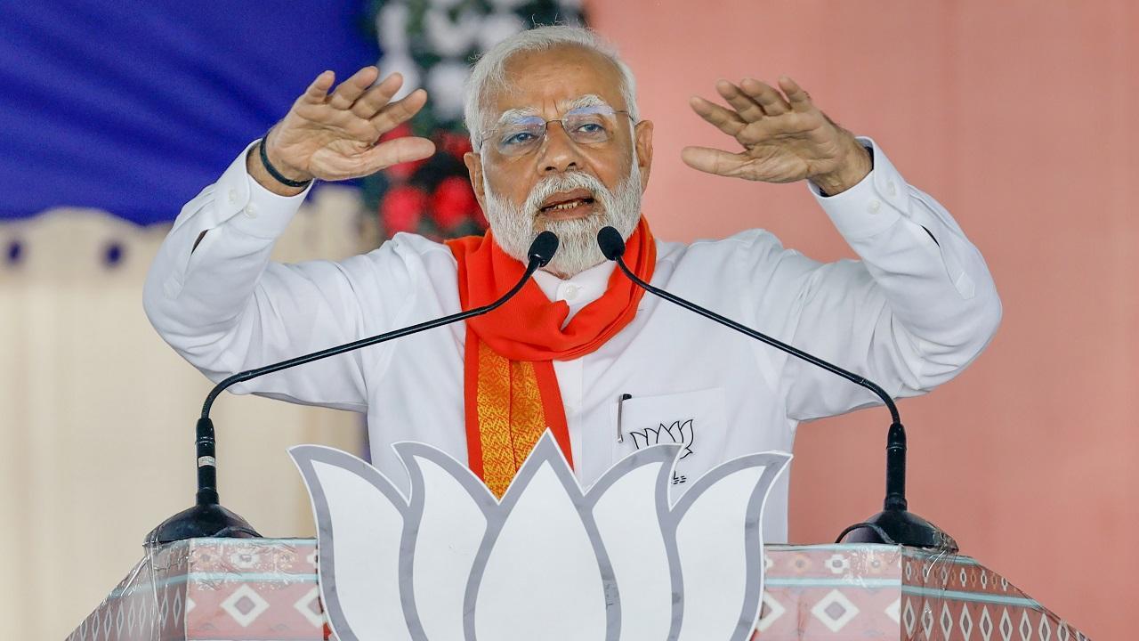 Gujarat polls: PM Modi, Arvind Kejriwal to address rallies in Surat