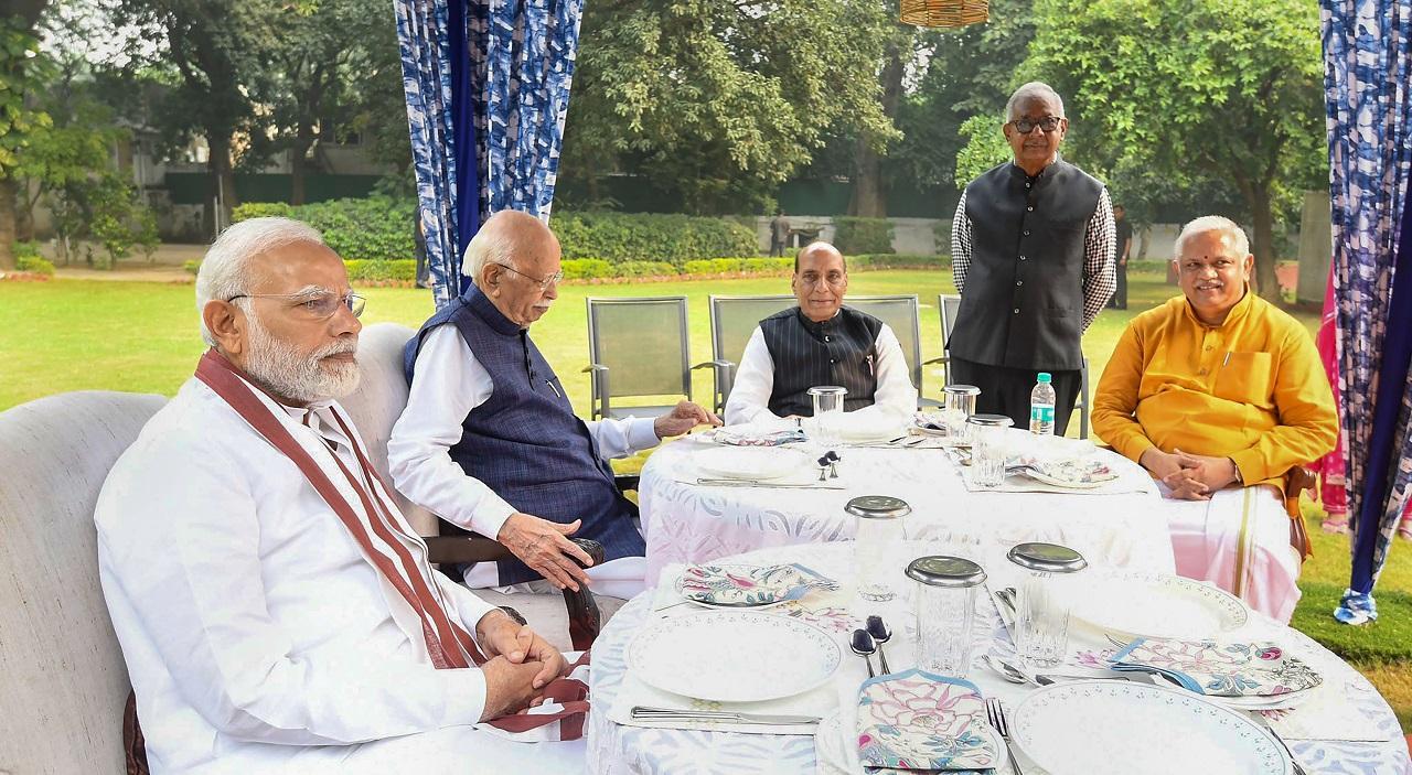 PM Modi, other BJP leaders greet L K Advani on birthday