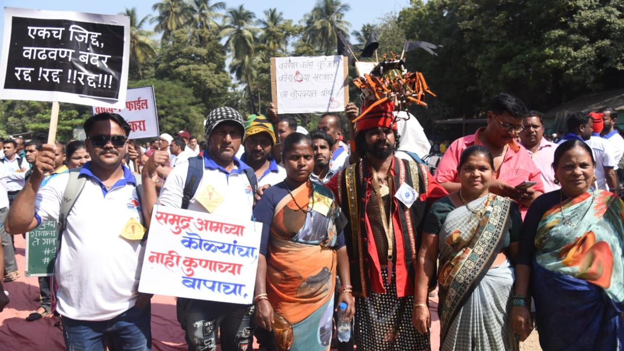 Many protesters were also seen dressed as fisherfolk and used fishing props to mark their protest