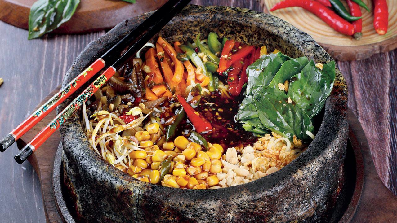 Phi phi stone pot