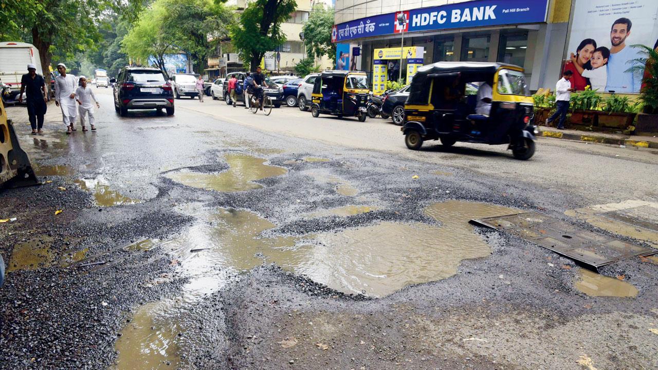 Mumbai: Despite tall promises to Bombay HC, no road repaired yet