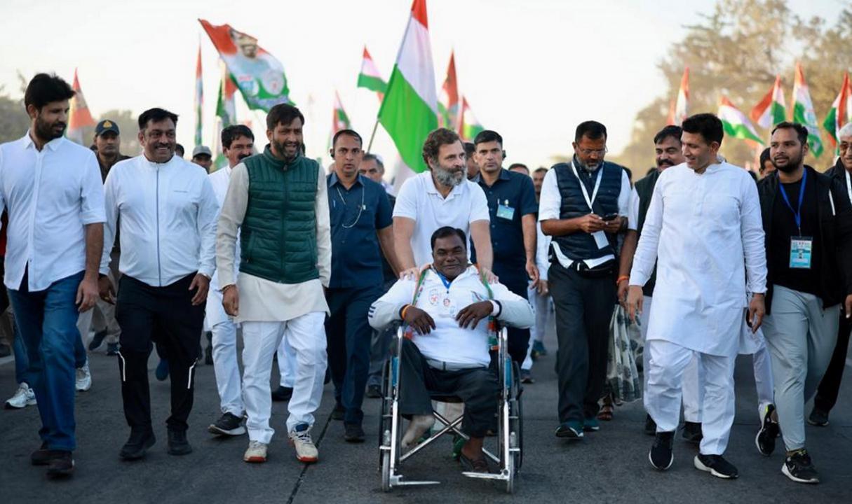 Bharat Jodo Yatra reaches Indore in Madhya Pradesh; Rahul Gandhi seen helping wheelchair-bound man