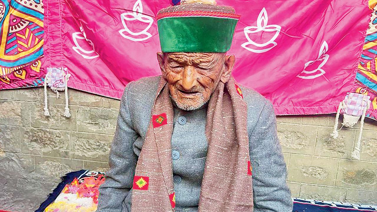 India’s first voter dies in Himachal Pradesh; politicians pay tribute