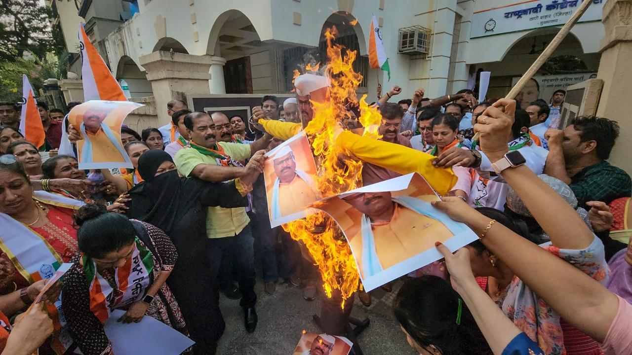 Nashik: NCP workers stage protest against Maharashtra minister Abdul Sattar