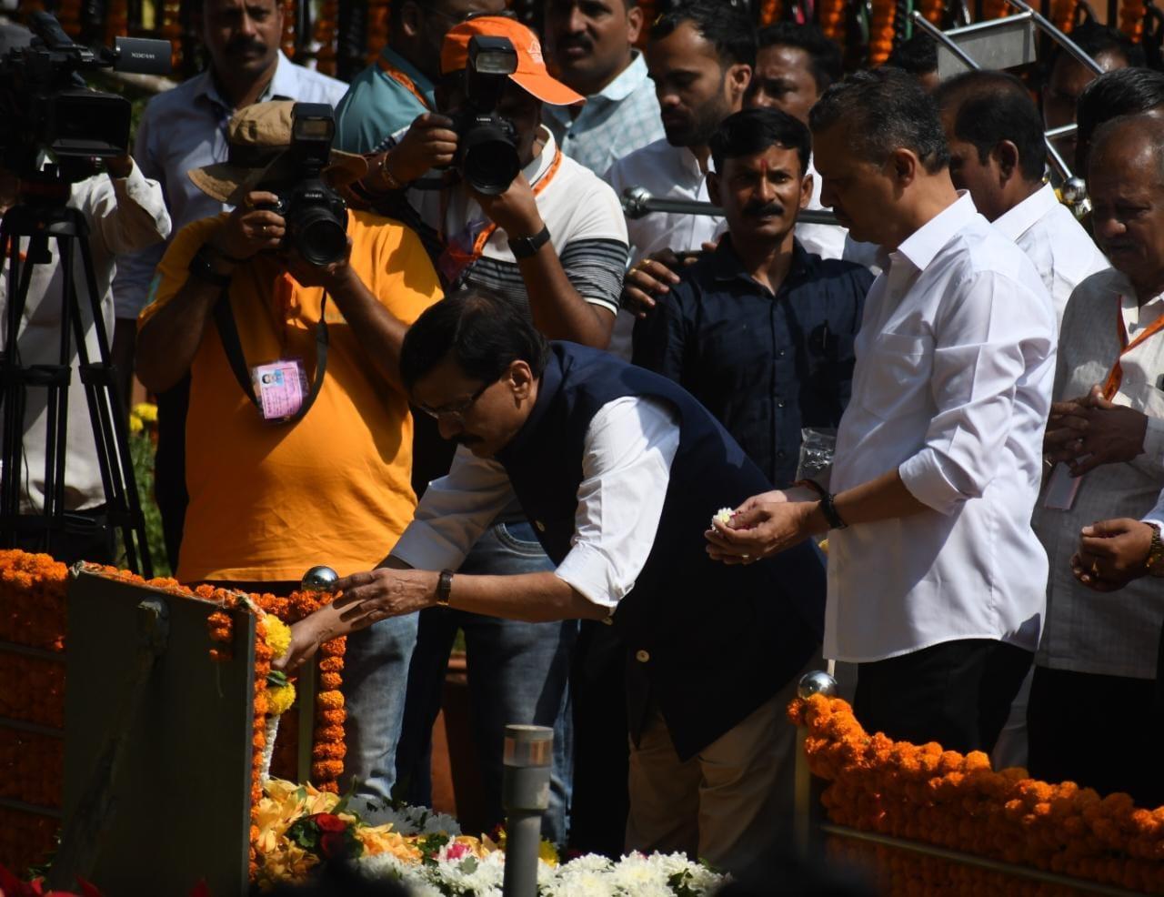 Earlier, Chief Minister Eknath Shinde and 39 other MLAs of the Sena camp led by him had paid tributes to Bal Thackeray at his memorial on Wednesday night.