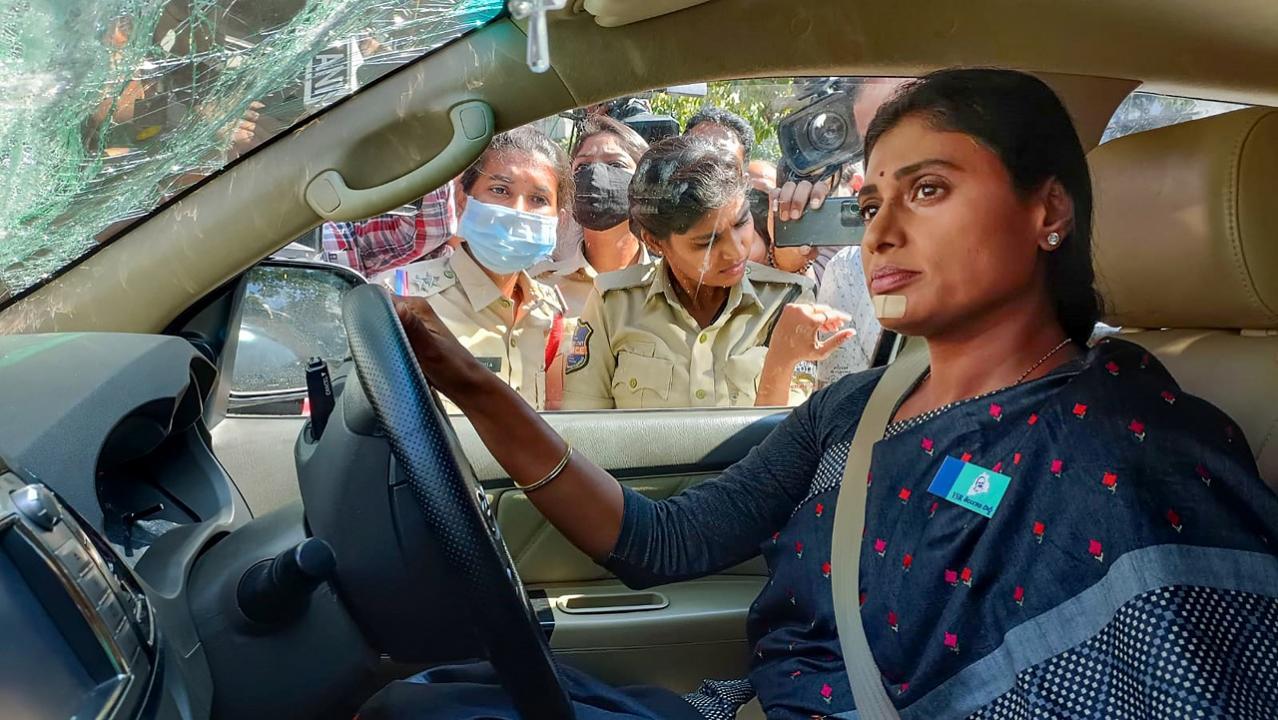 Ysr Sharmila Sex Videos - YSR Telangana Party founder YS Sharmila arrested over protest march in  Hyderabad, gets bail