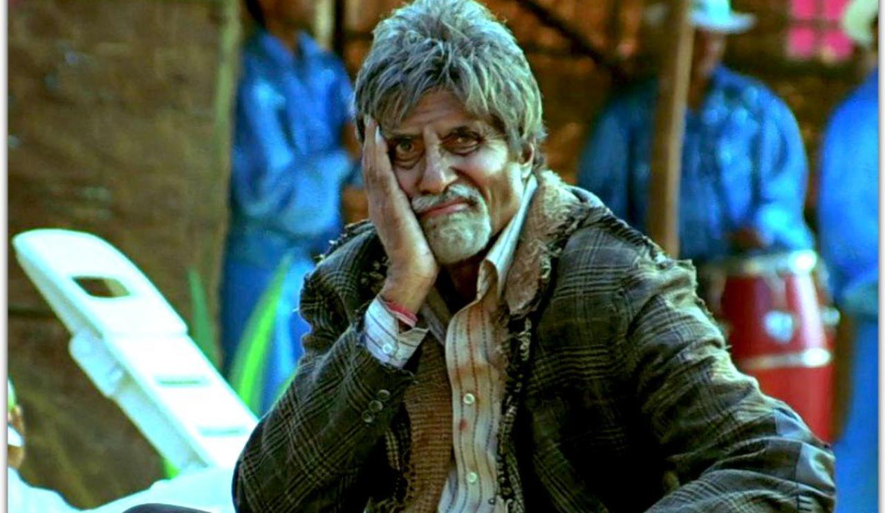 Bhootnath (2008)
Amitabh Bachchan plays the ghost, Kailash Nath, who does not let anyone live in his bungalow. While the house gets the tag of a haunted house, it all changes when a young boy moves in with his mother. The young boy is unafraid of the ghost and in fact considers him an angel. The little boy's company eventually gives the ghost a change of heart and in the process make both better people
