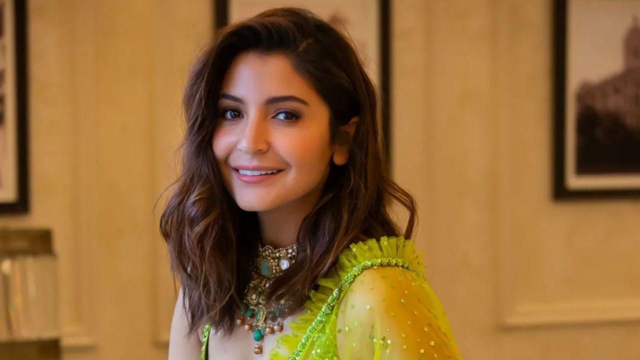 Despite the film's focus being totally trained on the alien character PK (Aamir Khan), it was the journalist Jagat Janani Sahni's (Anushka Sharma) incessant follow-ups and investigations that helps PK and the film to reach their right 'destination'. Full marks to Anushka's character for the manner in which she convinces her boss Cherry Bajwa (Boman Irani) to permit her to have a chat show between PK and the Godman Tapasvi Maharaj (Saurabh Shukla). The film went onto become one of the all-time blockbusters the silver screen has ever witnessed. 