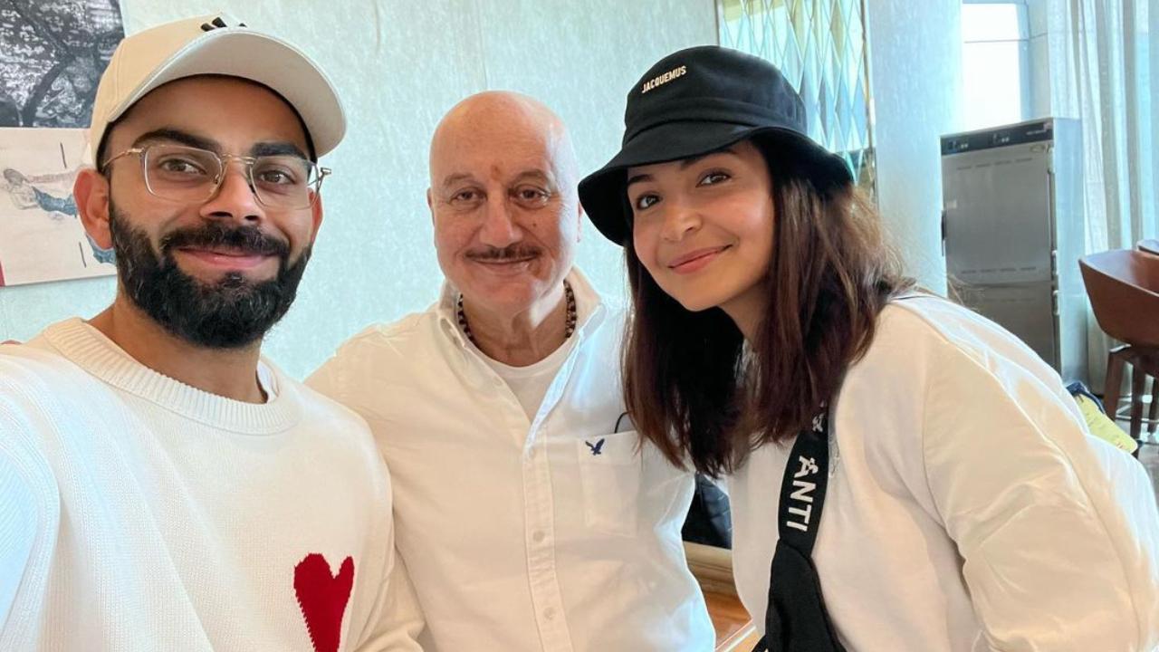 Anupam Kher pens a note for Anushka-Virat after meeting them at the airport