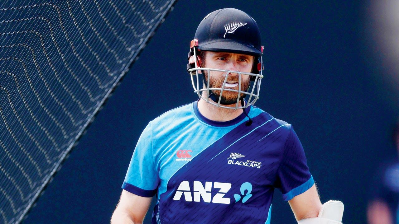 Kane Williamson trains ahead of their semi-final clash in Sydney