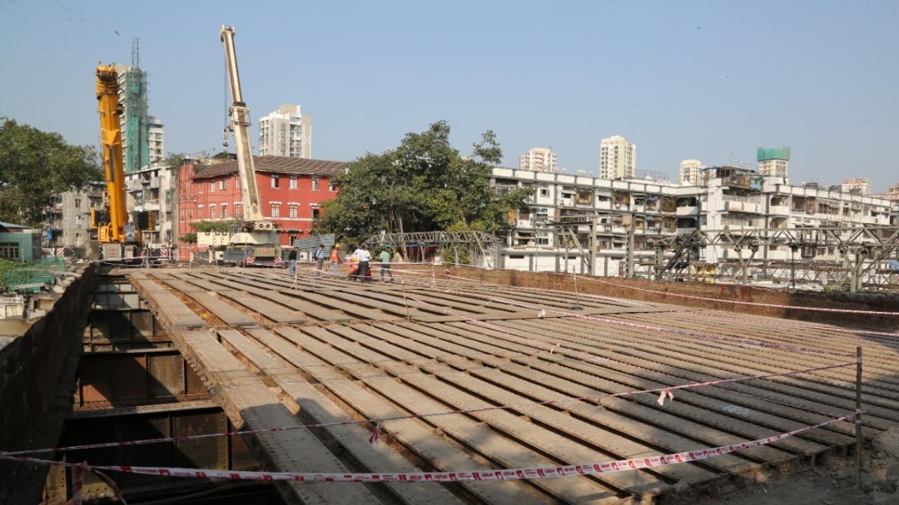 Mumbai: Carnac bridge to be cut into 44 pieces