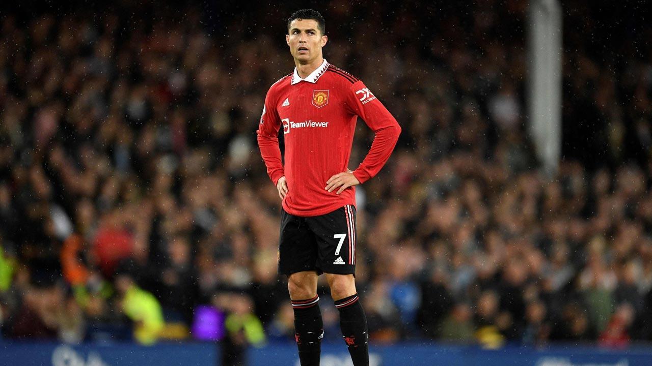 Cristiano Ronaldo to leave Manchester United 
