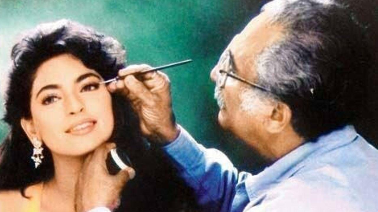 Juhi has always been known for her humility and humanity. When Bollywood’s most respected make-up artist passed away, Juhi posted this photograph with the caption, “Our dear Pandhari dada passed away... I feel so sad. He was very affectionate, would often share anecdotes of shootings with yesteryear's superstars & always put us at ease ! We've worked together in Chandni ,Darr.