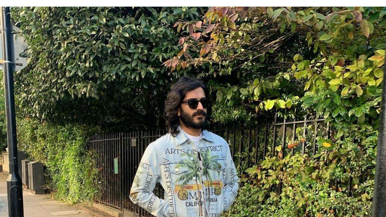 Sonam Kapoor, Anil Kapoor extend warm birthday wishes to Harsh Varrdhan Kapoor.  Full Story Read Here