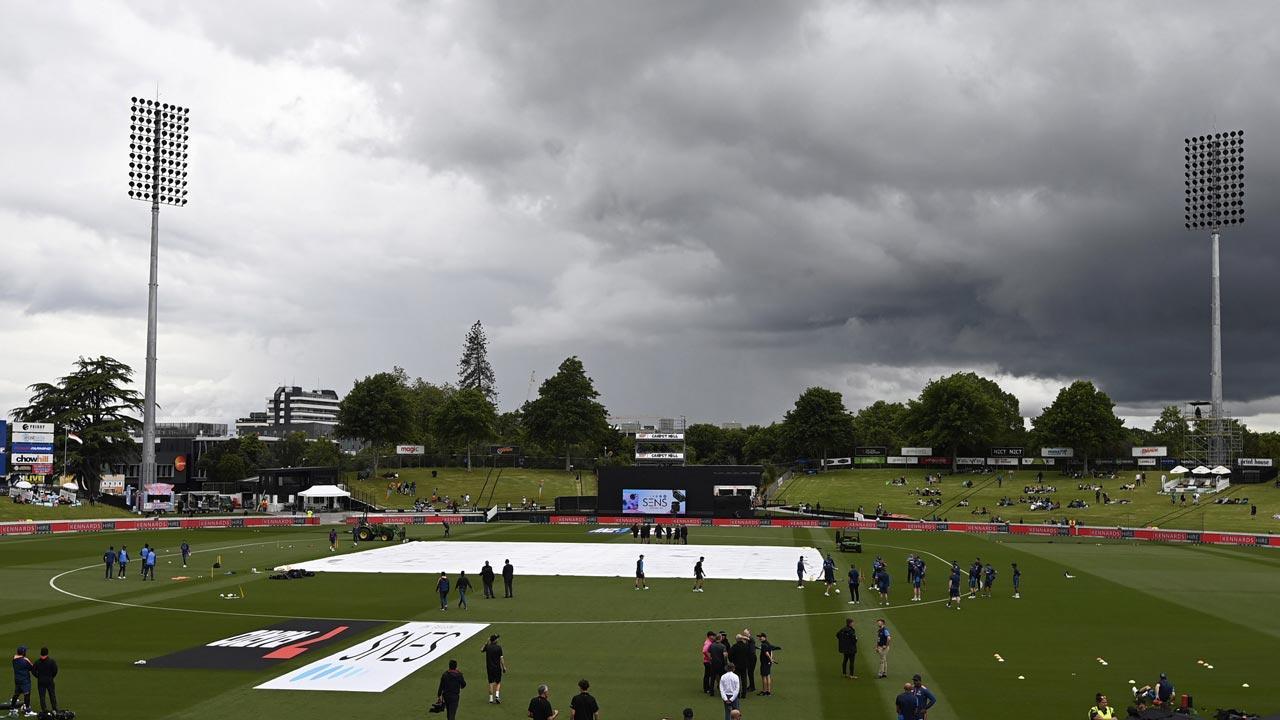 India vs New Zealand: Play resumes as 2nd ODI reduced to 29 overs a side