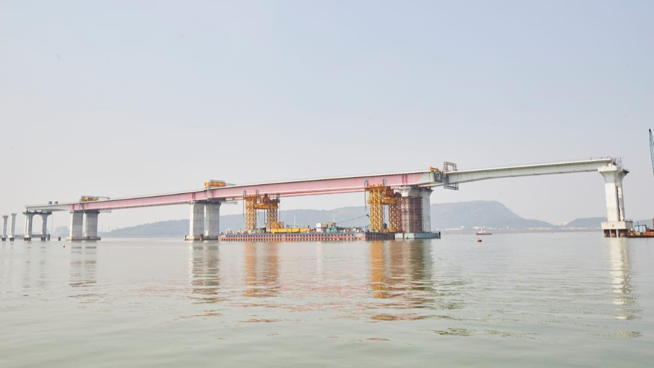 One of the special features of the Orthotropic Steel Deck is that it can carry the vehicular load more efficiently among three planes and improve the load-carrying capacity of the bridge