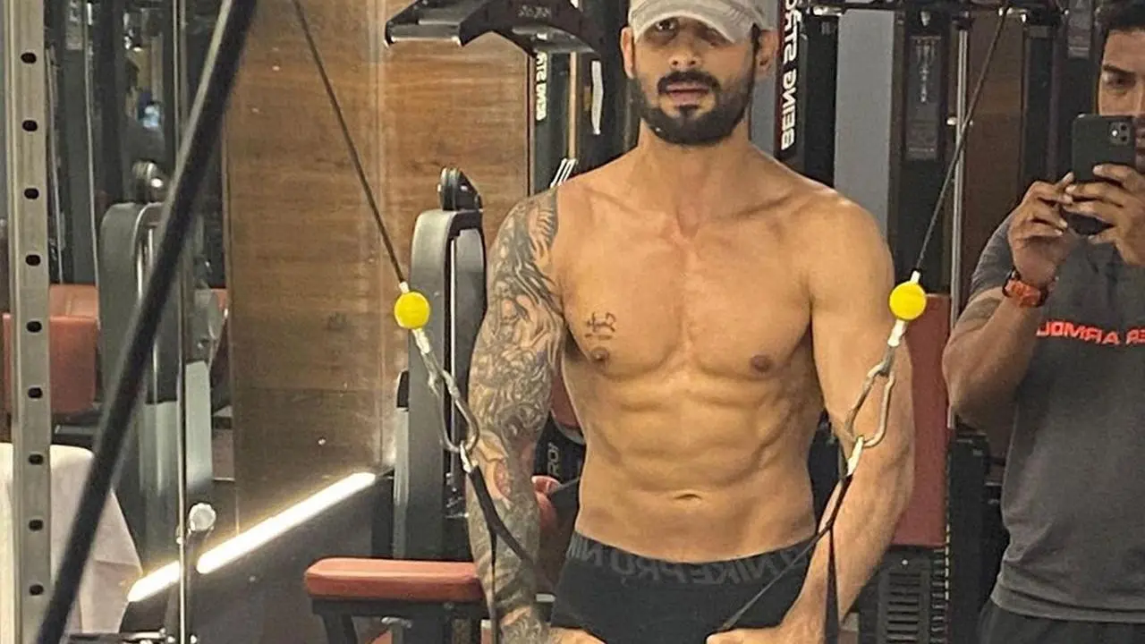 Monday Motivation! Birthday boy Prateik Babbar packs a punch