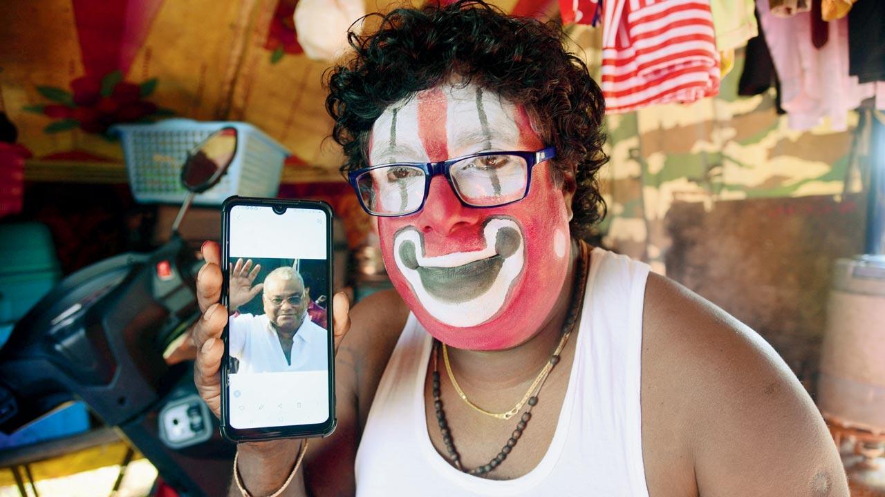 Head clown Biju Pusjkaran says that Dilip pulled him out of an alcoholic life and made him a upstanding citizen. Pics/Pradeep Dhivar
