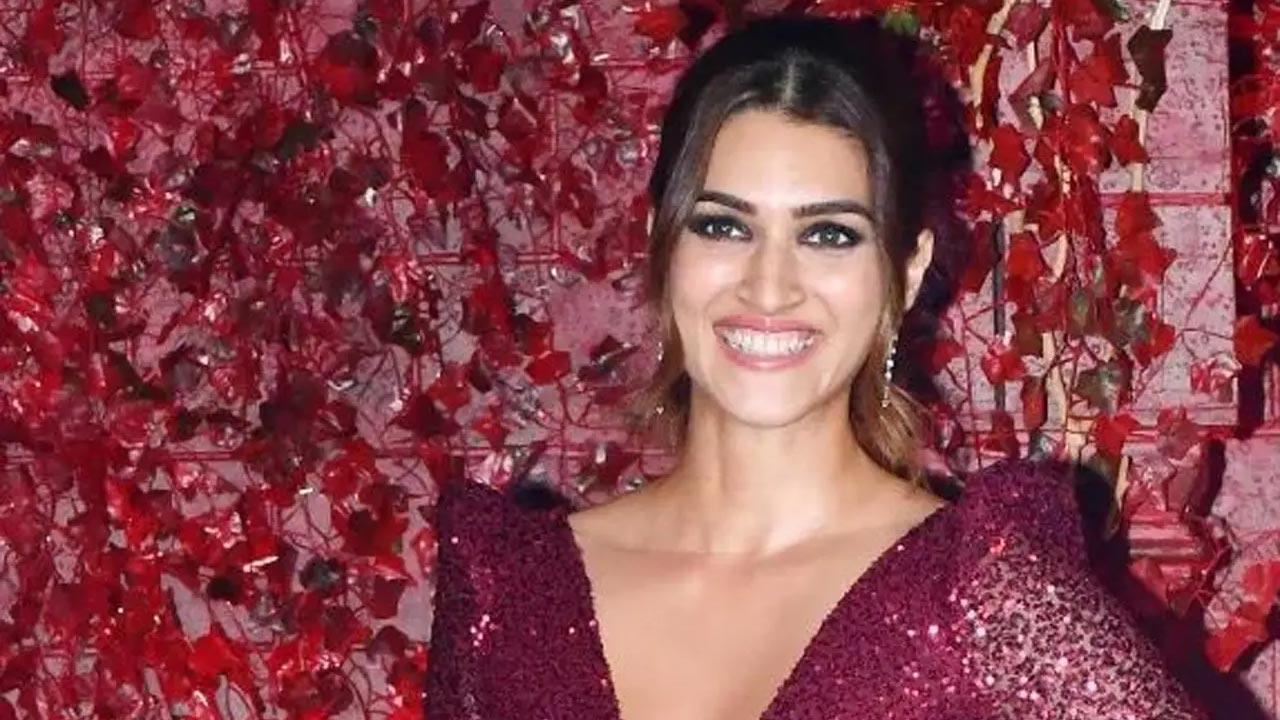 Bhediya' star Kriti Sanon sets social media on fire as she exudes