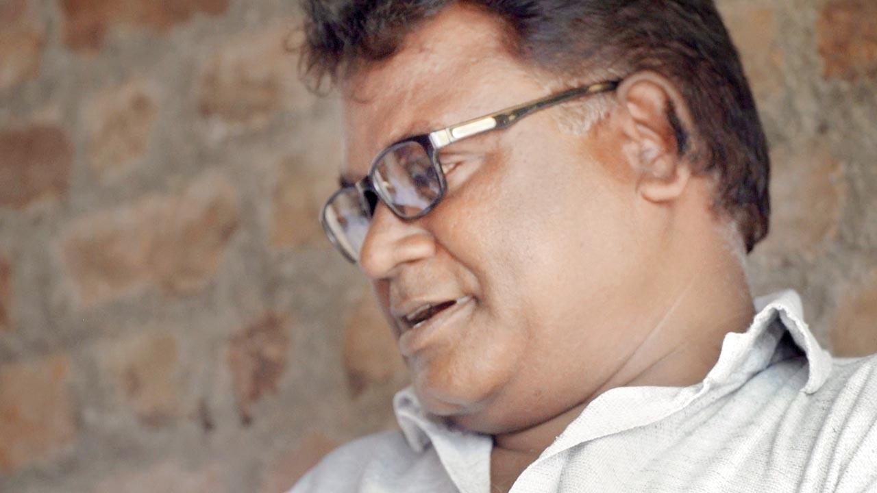 Parbhani resident Gangadhar Pol sings in Hindi to warn against turbulent times