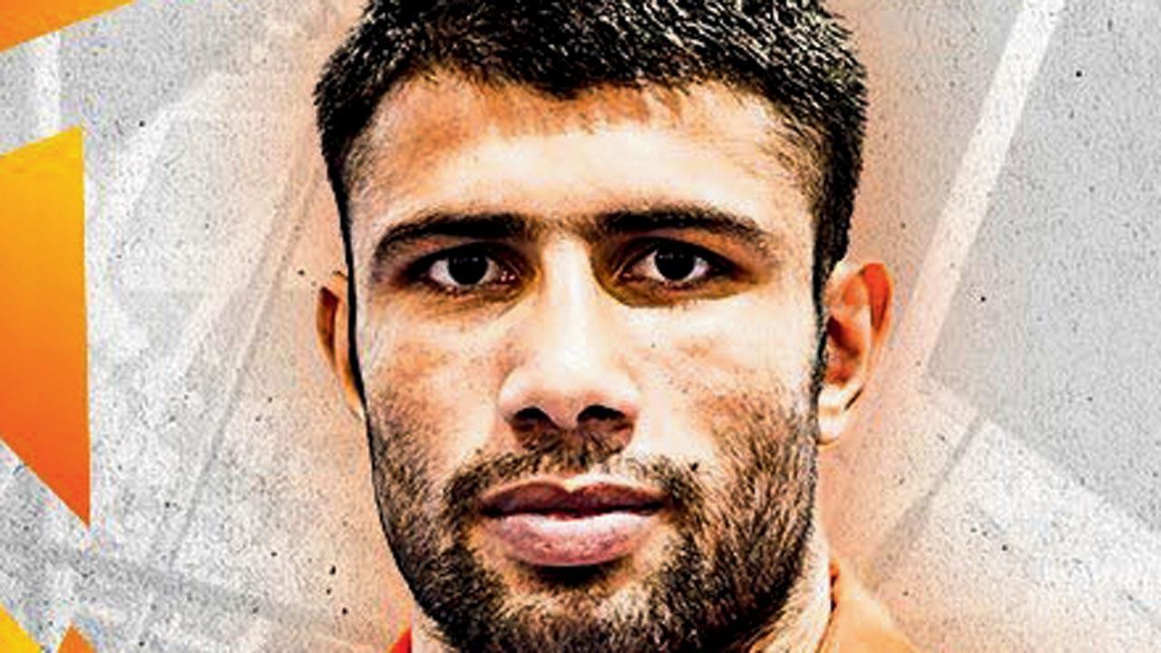 Sumit punches his way into semis after defeating Thailand’s Borworn Kadamduan