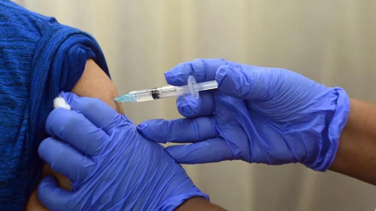 Uttar Pradesh: Ambulance driver gives injection to patient in hospital, health dept seeks clarification