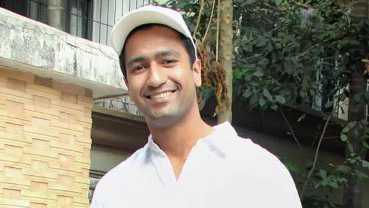 Check out this hilarious back stage cut from Vicky Kaushal's 'Govinda Naam Mera'