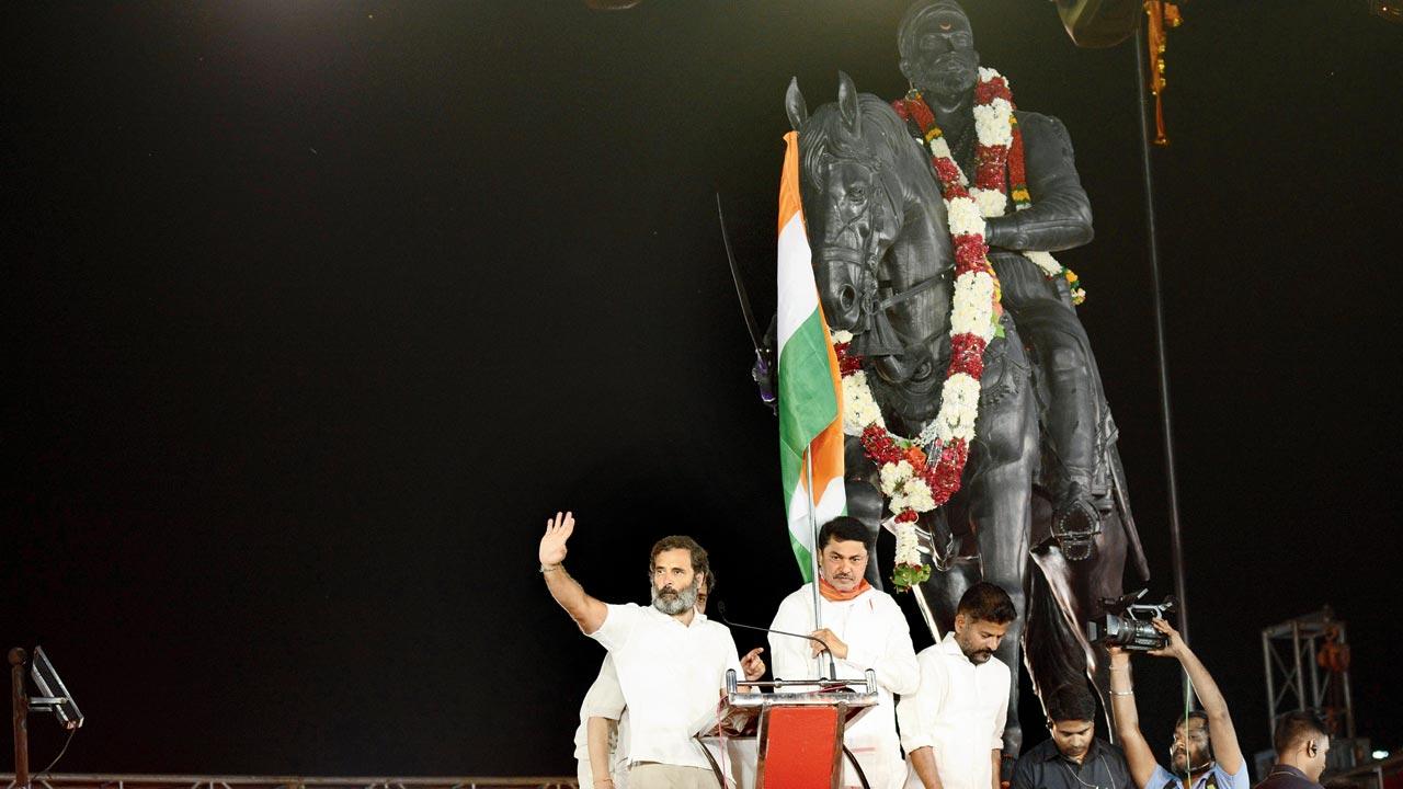 Congress leader Rahul Gandhi at the Chhatrapati Shivaji Maharaj Statue in Kalamandir, which marked the beginning of the Maharashtra leg of the Bharat Jodo Yatra 