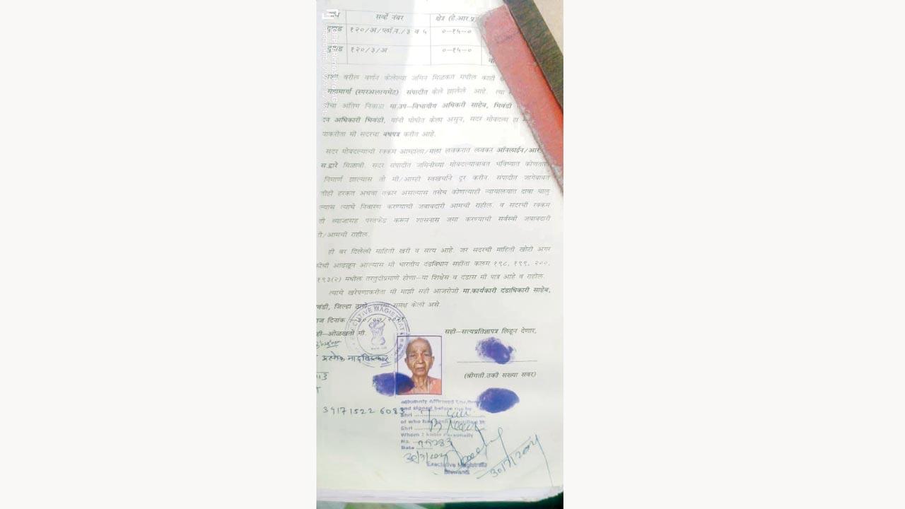 After forging the documents, the fraudsters made an affidavit (in picture) and produced Mukne as Savar to open a bank account. Pics/Hanif Patel