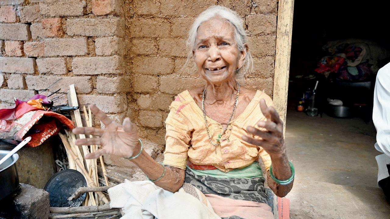 73-year-old woman conned: Sarpanch, six others held in Thane