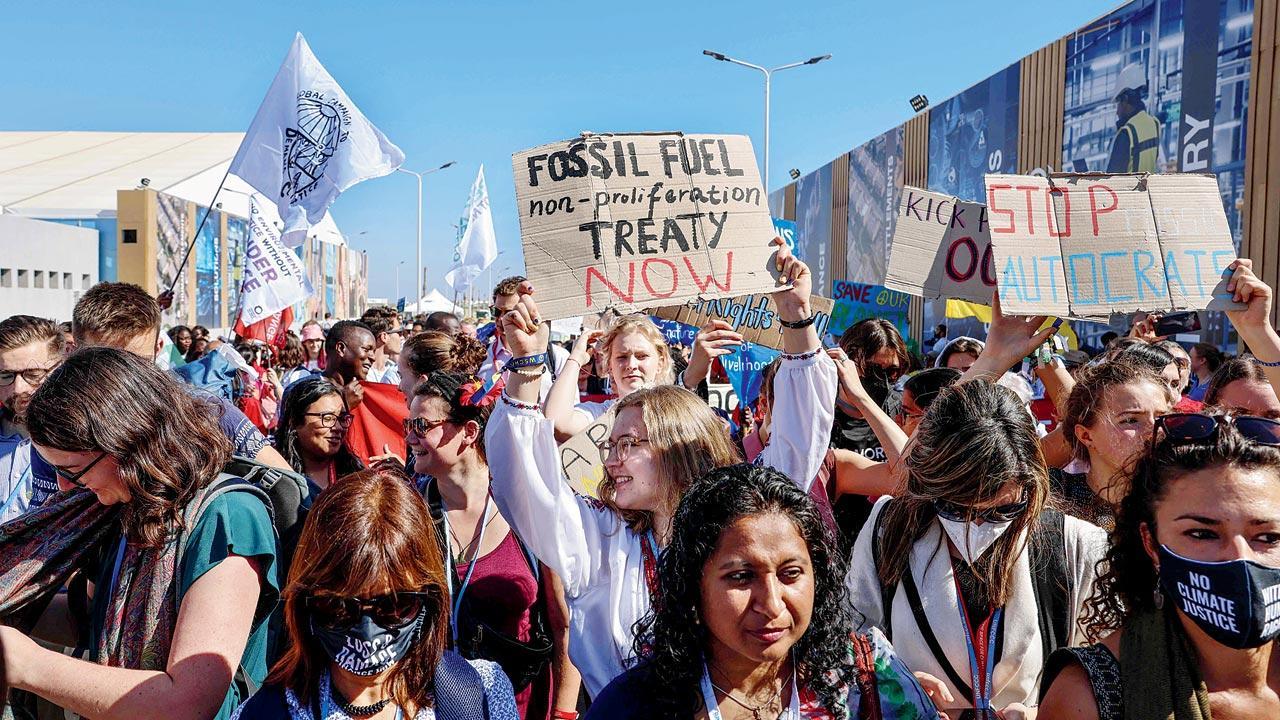 Hundreds protest at UN summit